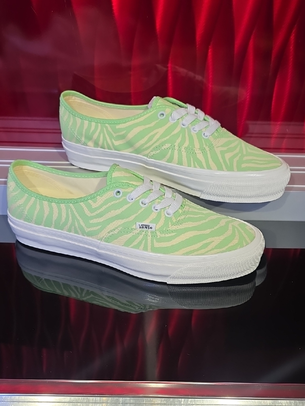 Vans LX Authentic 44 Zebra Pistachio Green Men’s 5.5 Women’s 7